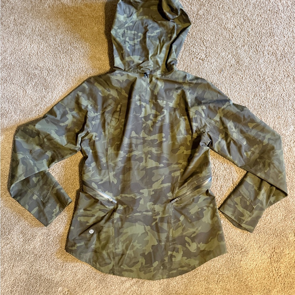 Lululemon Athletica Green Camo Break a Trail Jacket